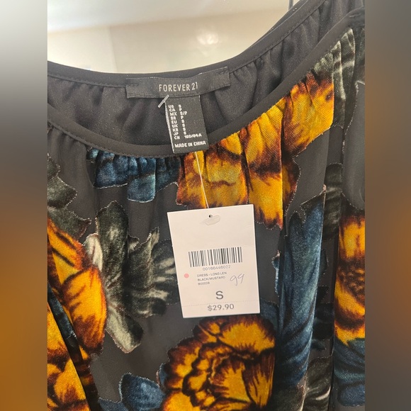 Dress - Picture 5 of 5